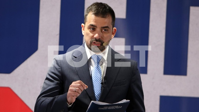 Mrdić u šatoru sa Ostojićem